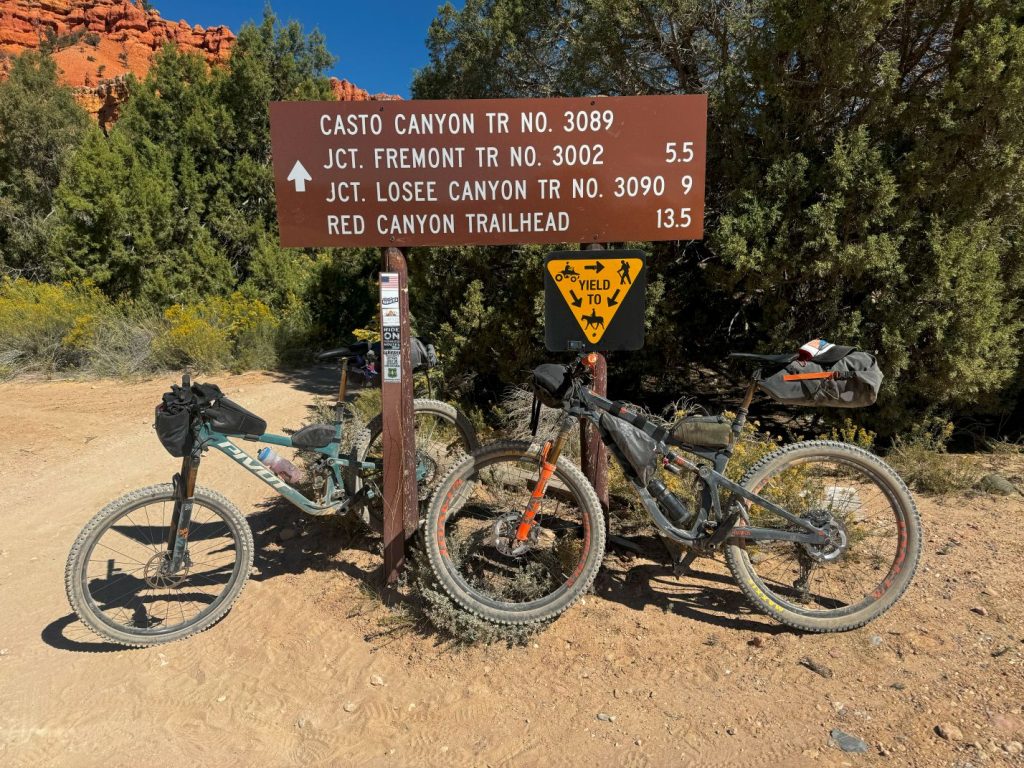 Casto canyon sign | Aquarius hut trail